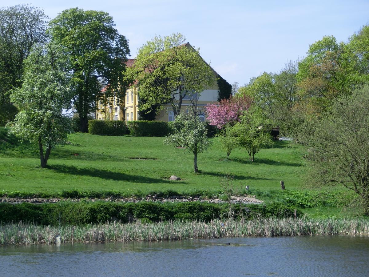 Domane Neu Gaarz Hostel Eksteriør bilde