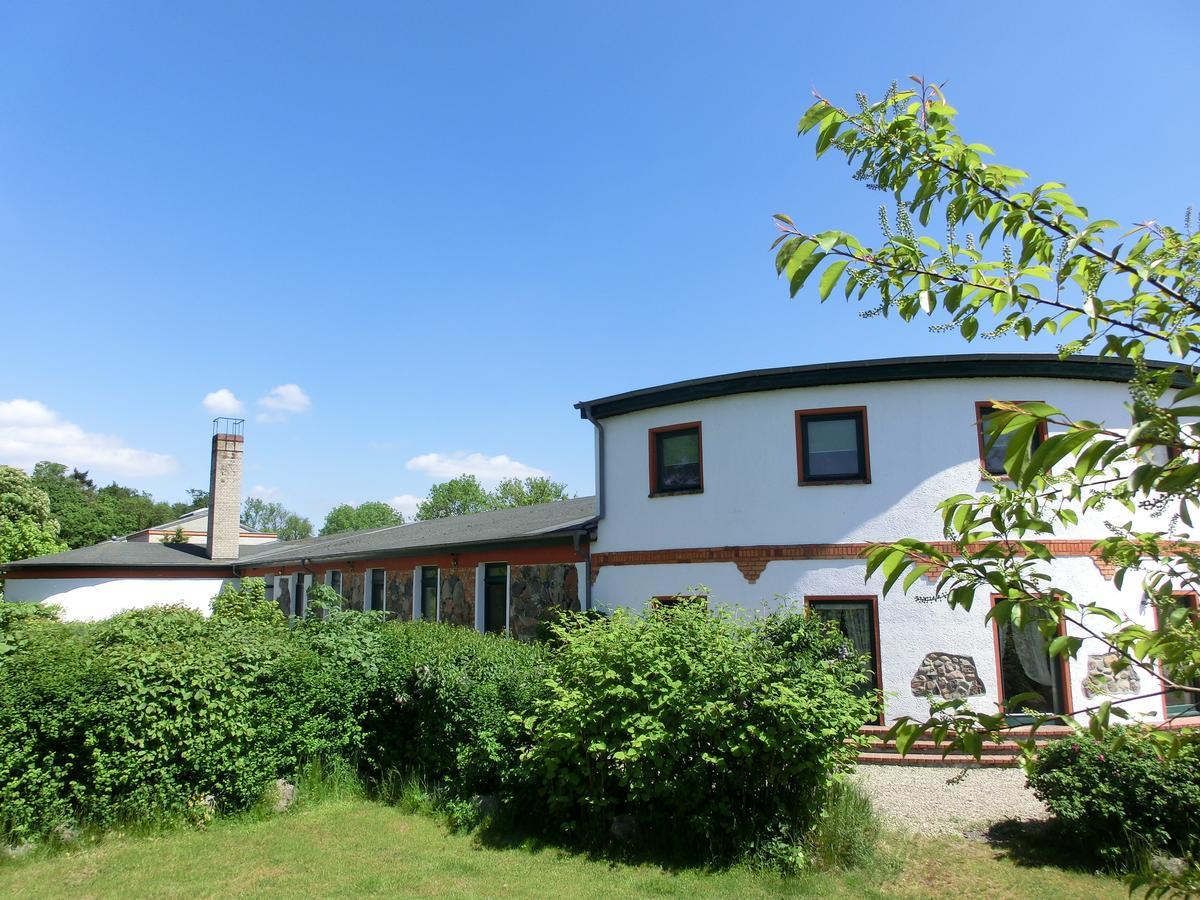 Domane Neu Gaarz Hostel Eksteriør bilde